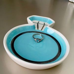 Aquamarine and diamond ring in white gold